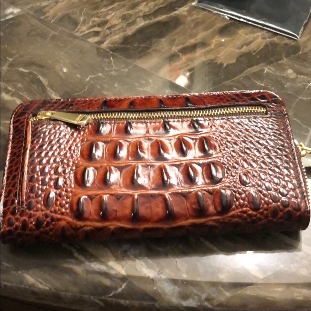 'Suri' Zip Around Wallet
BRAHMIN